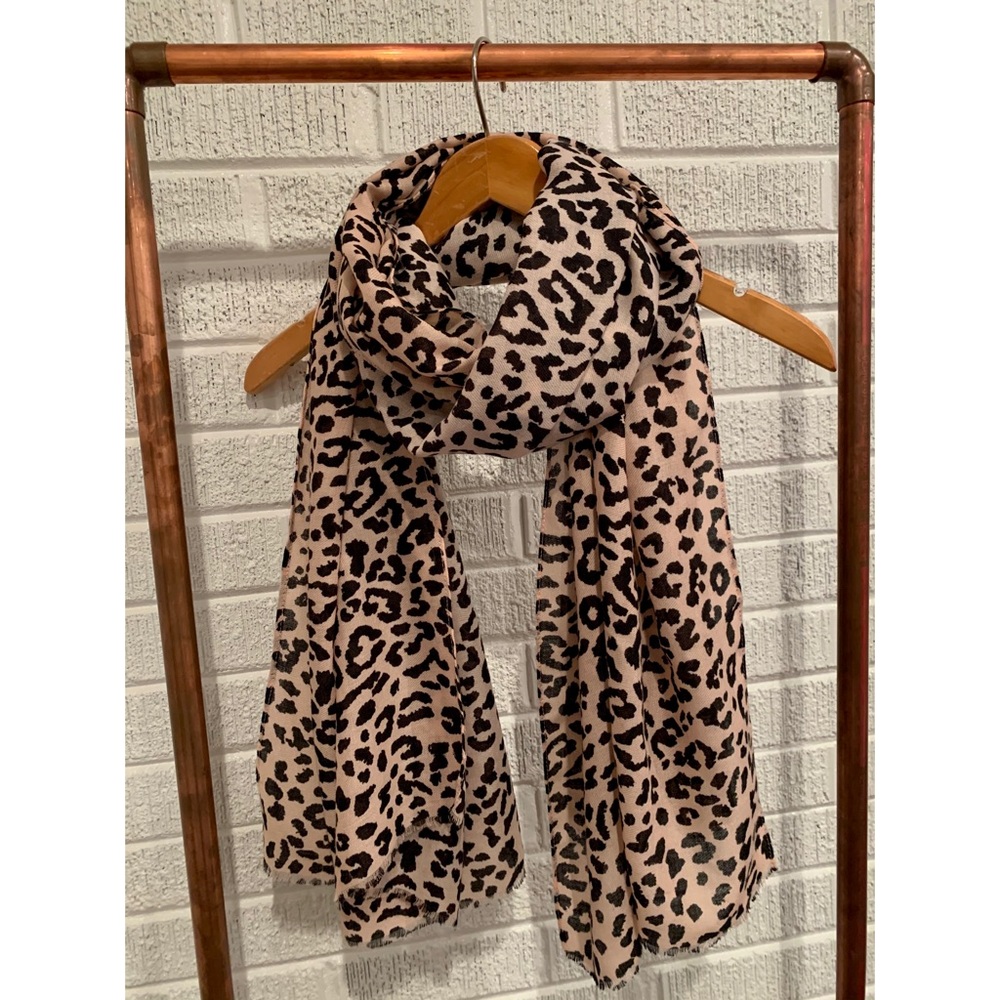 Lightweight All Season Cheetah Print Scarf/Shawl